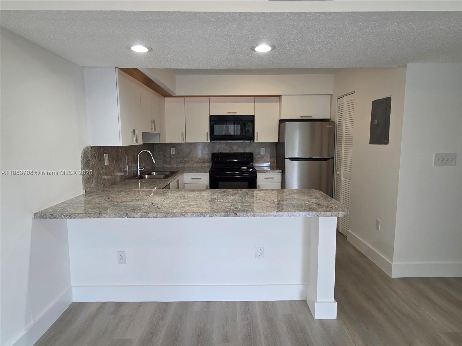 CALUSA CLUB VIL CONDO BLD - Residential