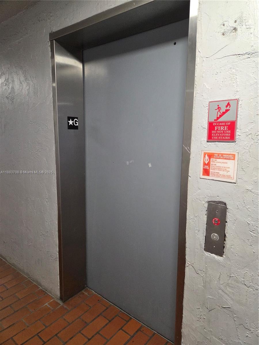 CALUSA CLUB VIL CONDO BLD - Residential