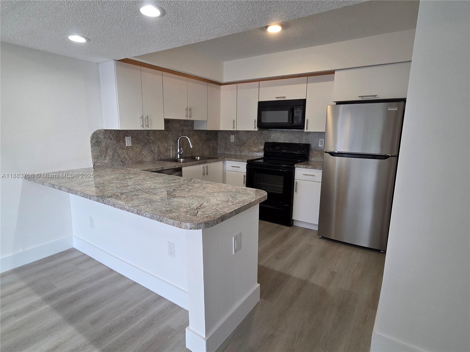 CALUSA CLUB VIL CONDO BLD - Residential