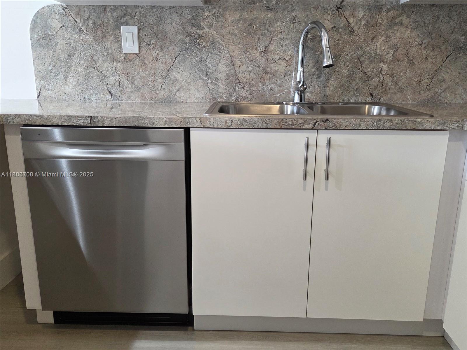 CALUSA CLUB VIL CONDO BLD - Residential