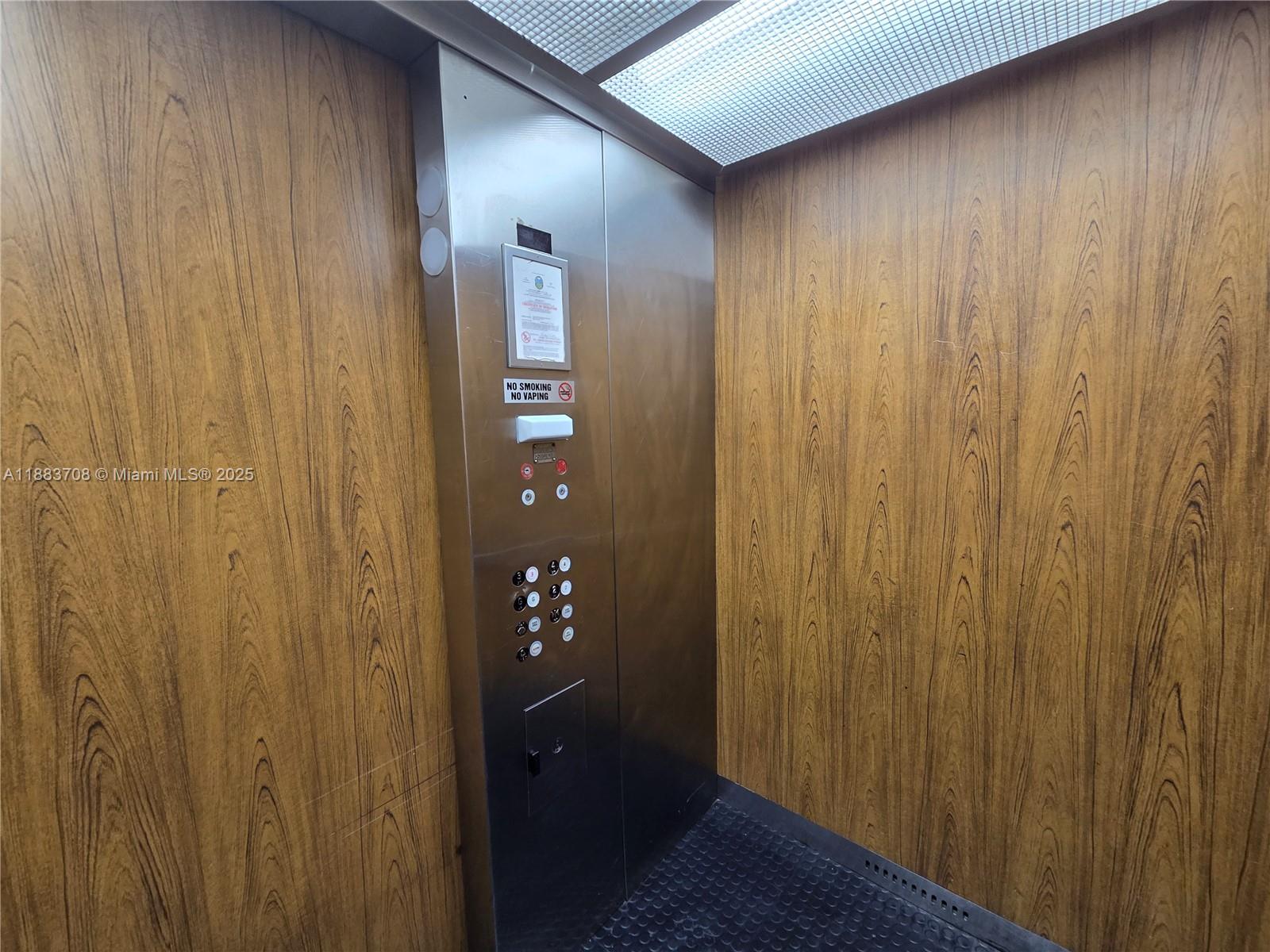 CALUSA CLUB VIL CONDO BLD - Residential