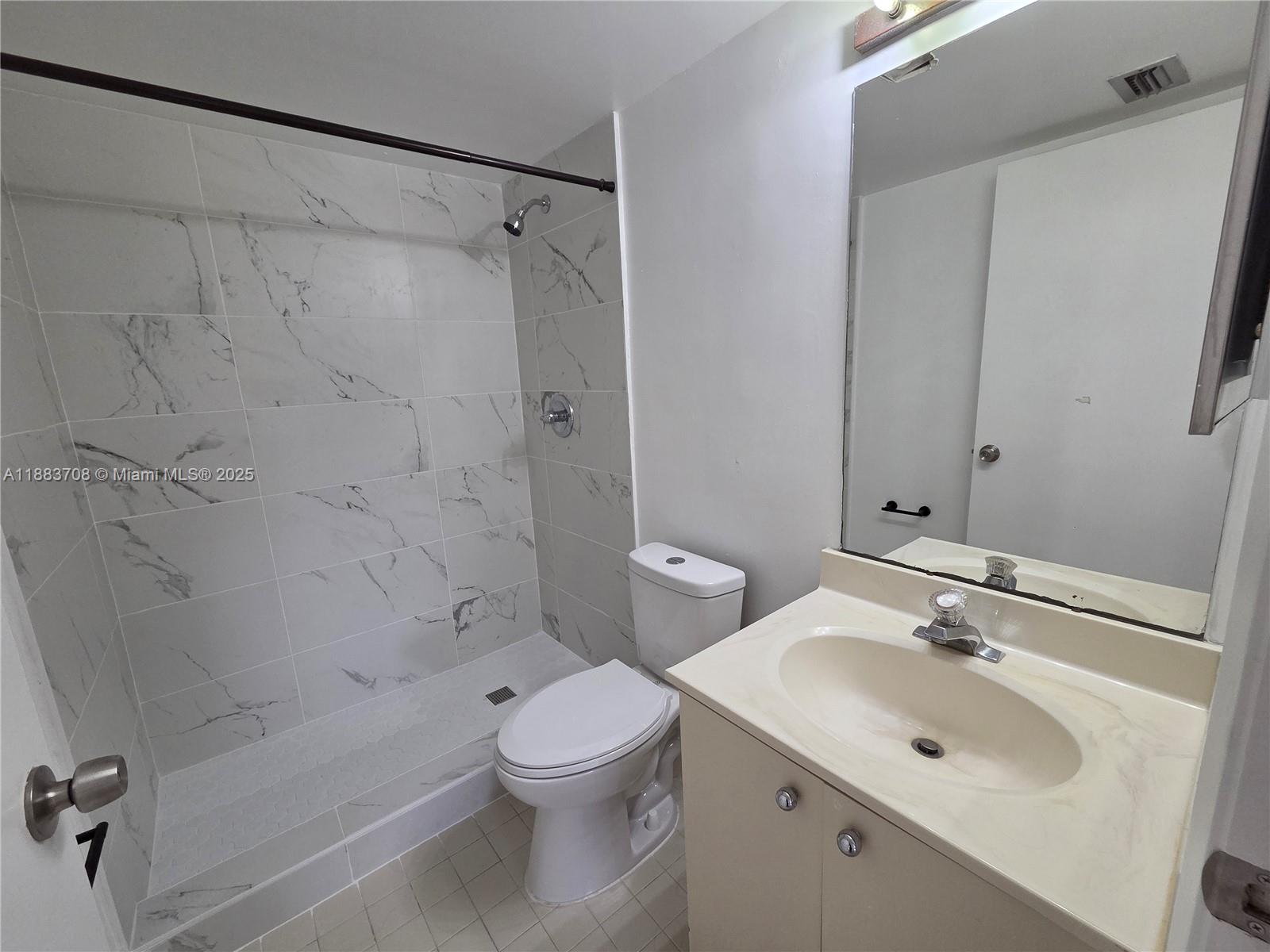 CALUSA CLUB VIL CONDO BLD - Residential