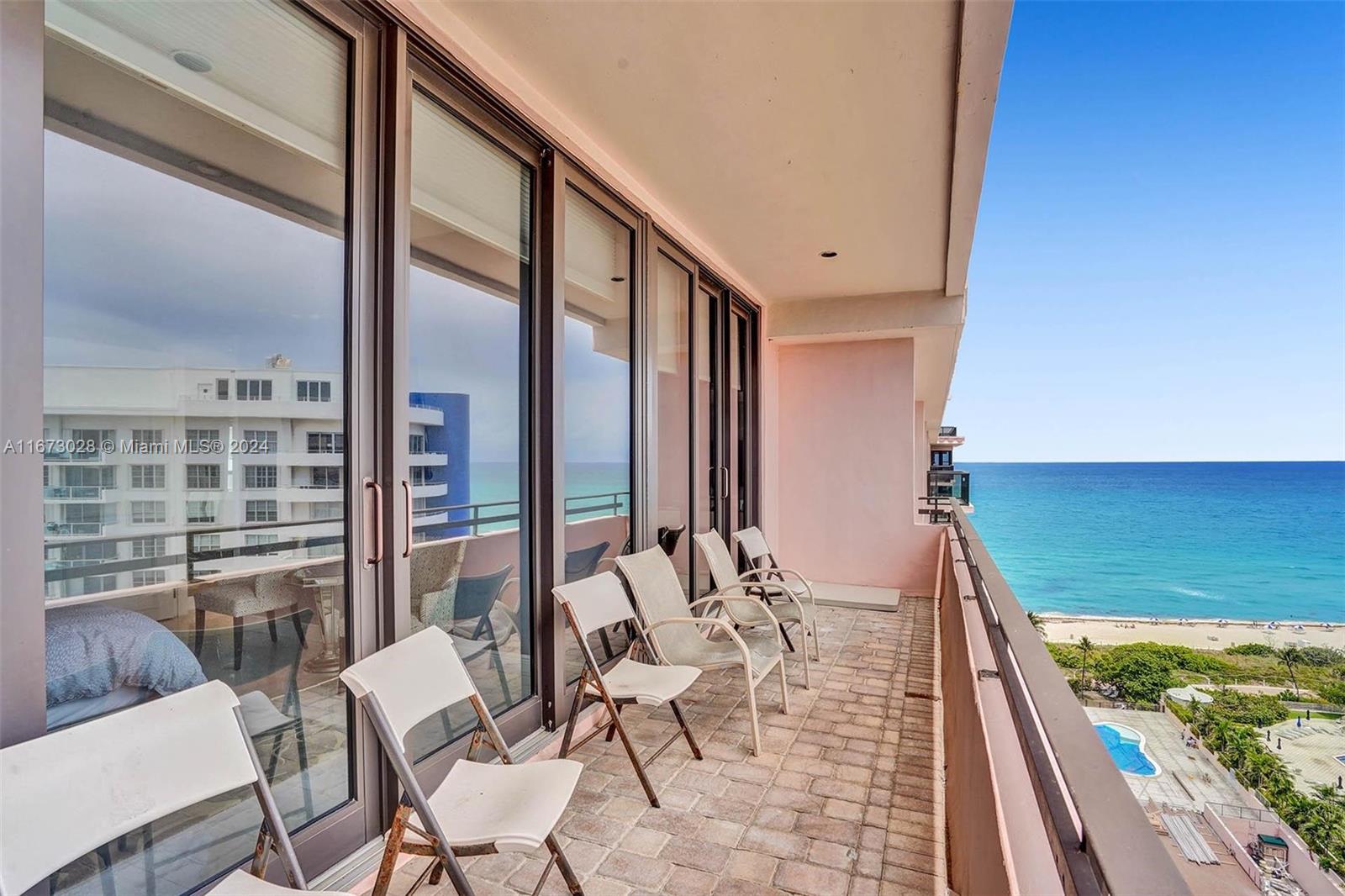5225 Collins Ave PH7
