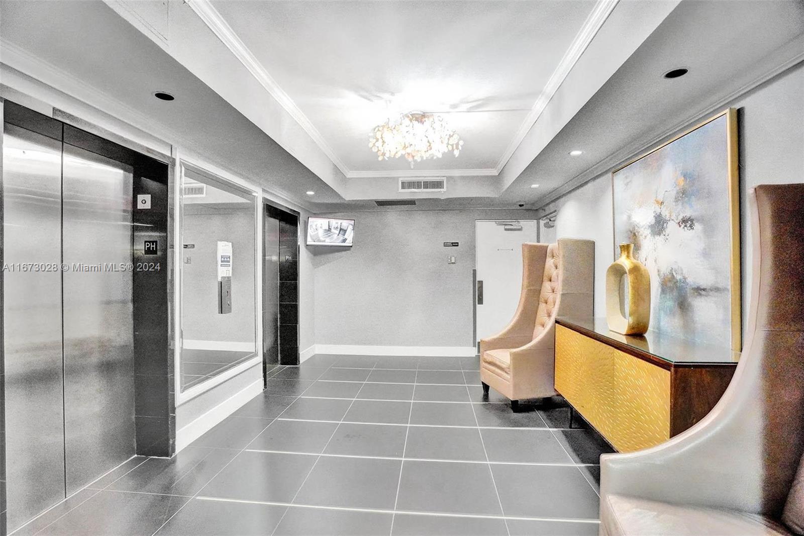 THE ALEXANDER CONDO - Residential