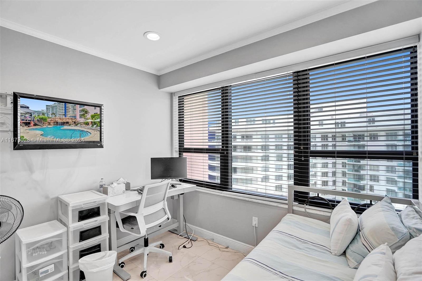 THE ALEXANDER CONDO - Residential