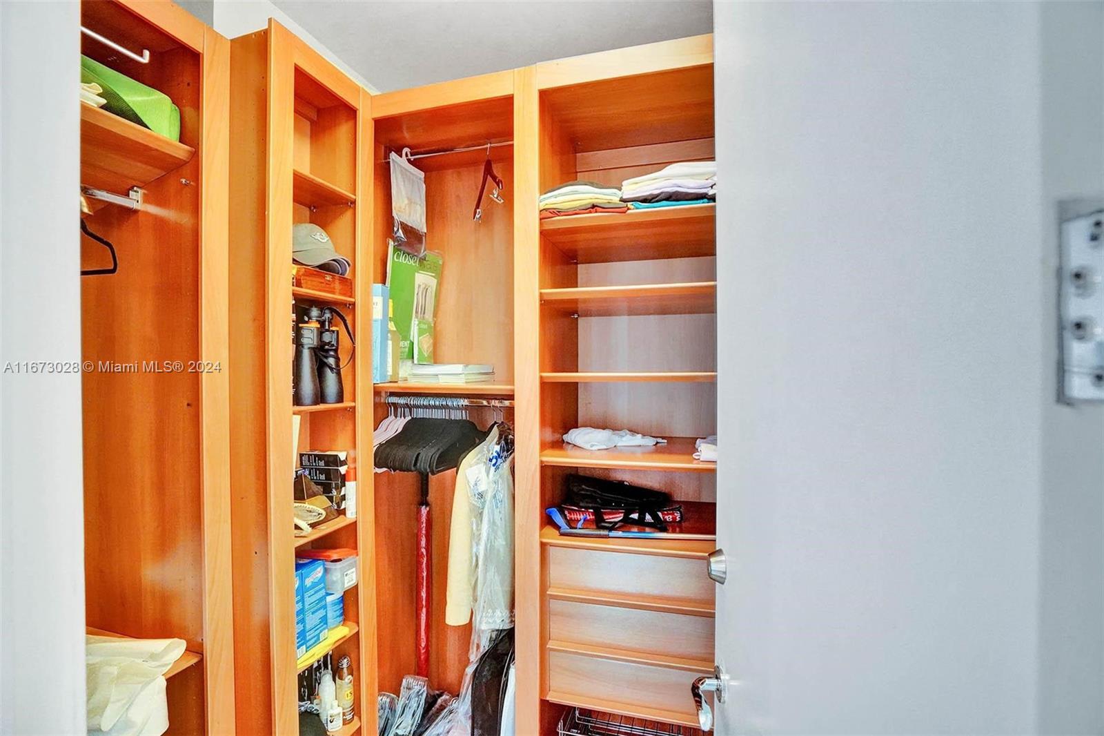 THE ALEXANDER CONDO - Residential