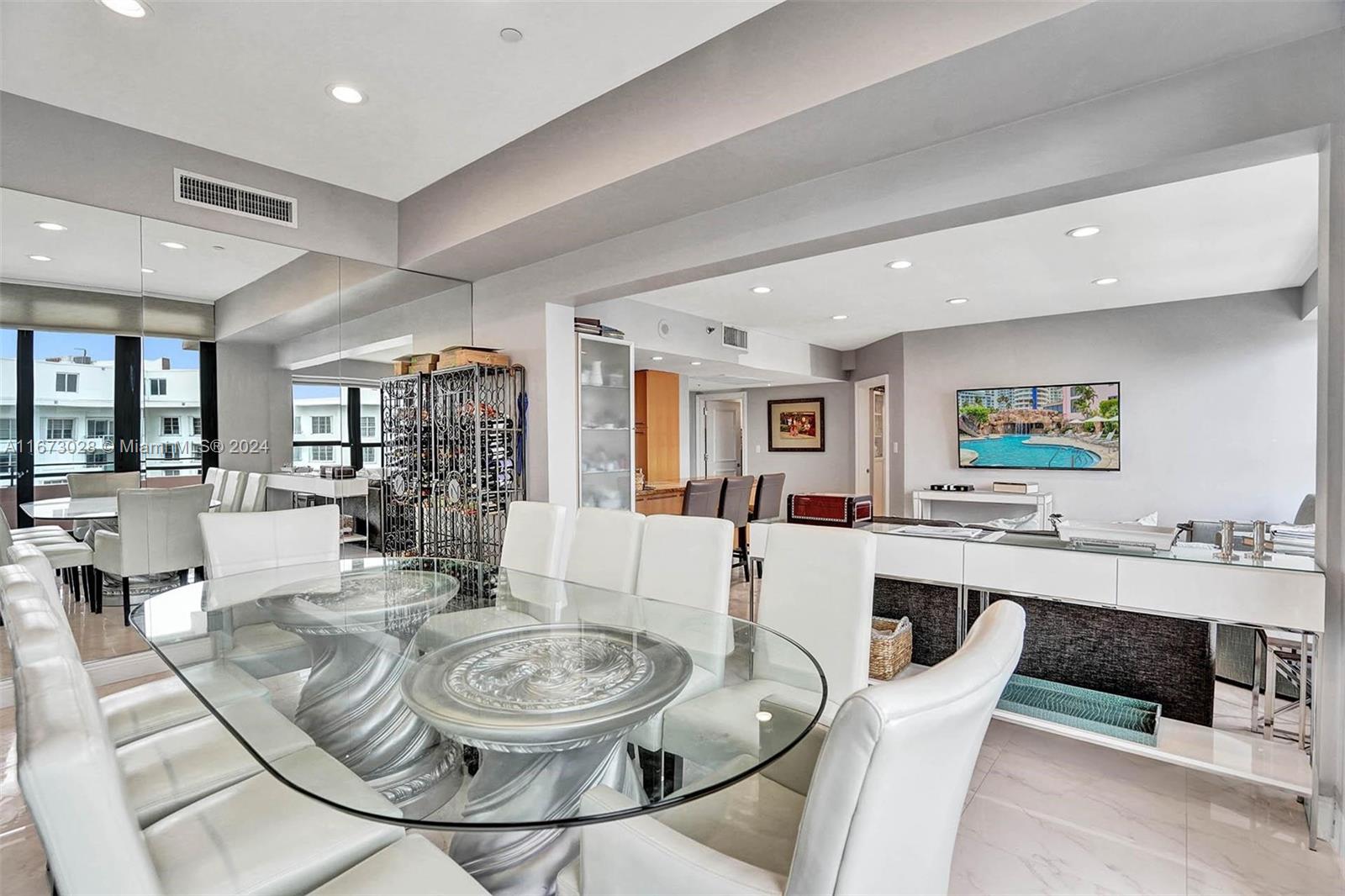 THE ALEXANDER CONDO - Residential