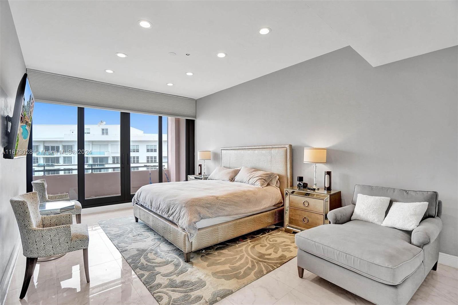 THE ALEXANDER CONDO - Residential