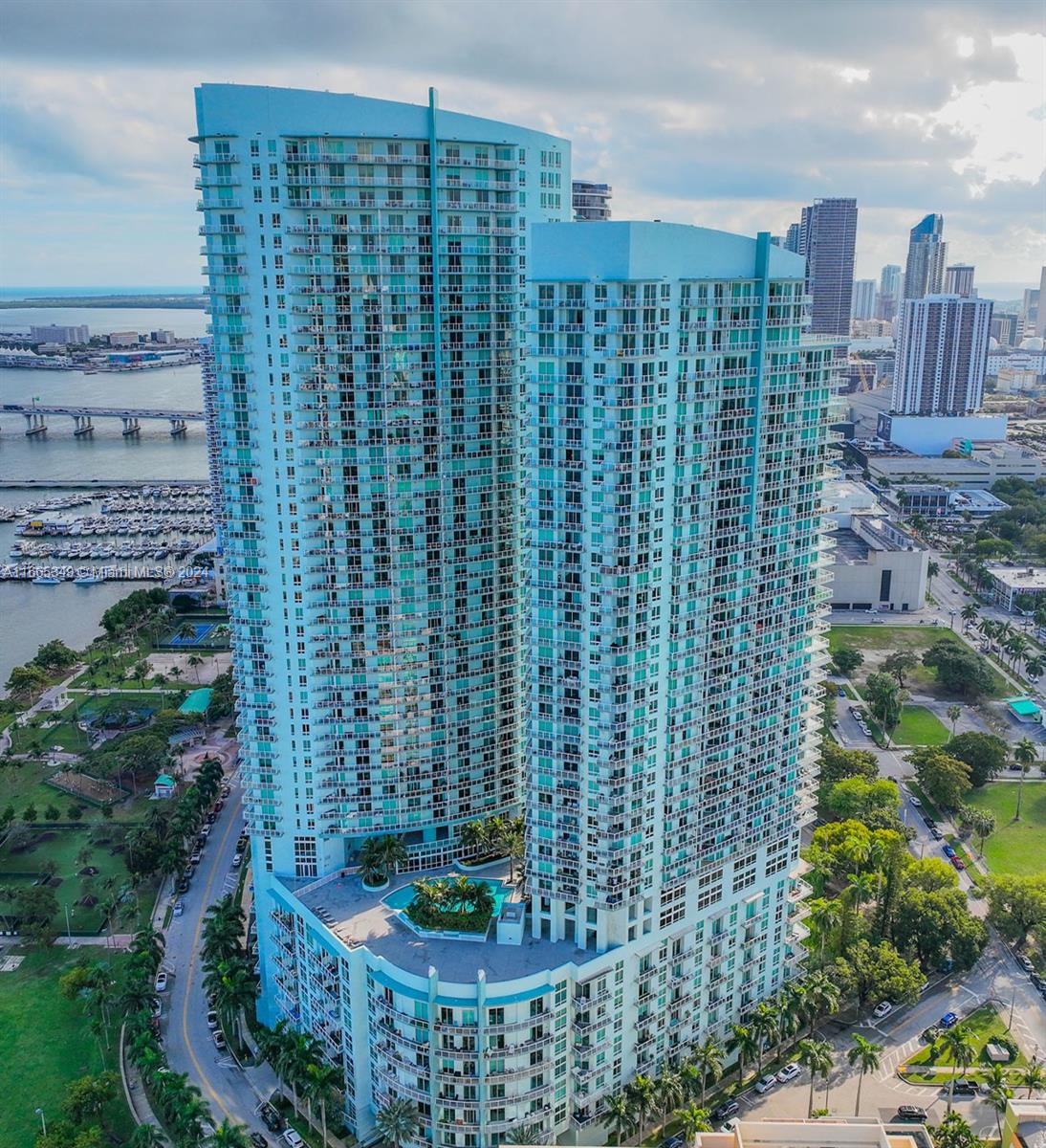 Property for Sale at 1900 N Bayshore Dr 1803, Miami, Broward County, Florida - Bedrooms: 1 
Bathrooms: 1  - $429,999