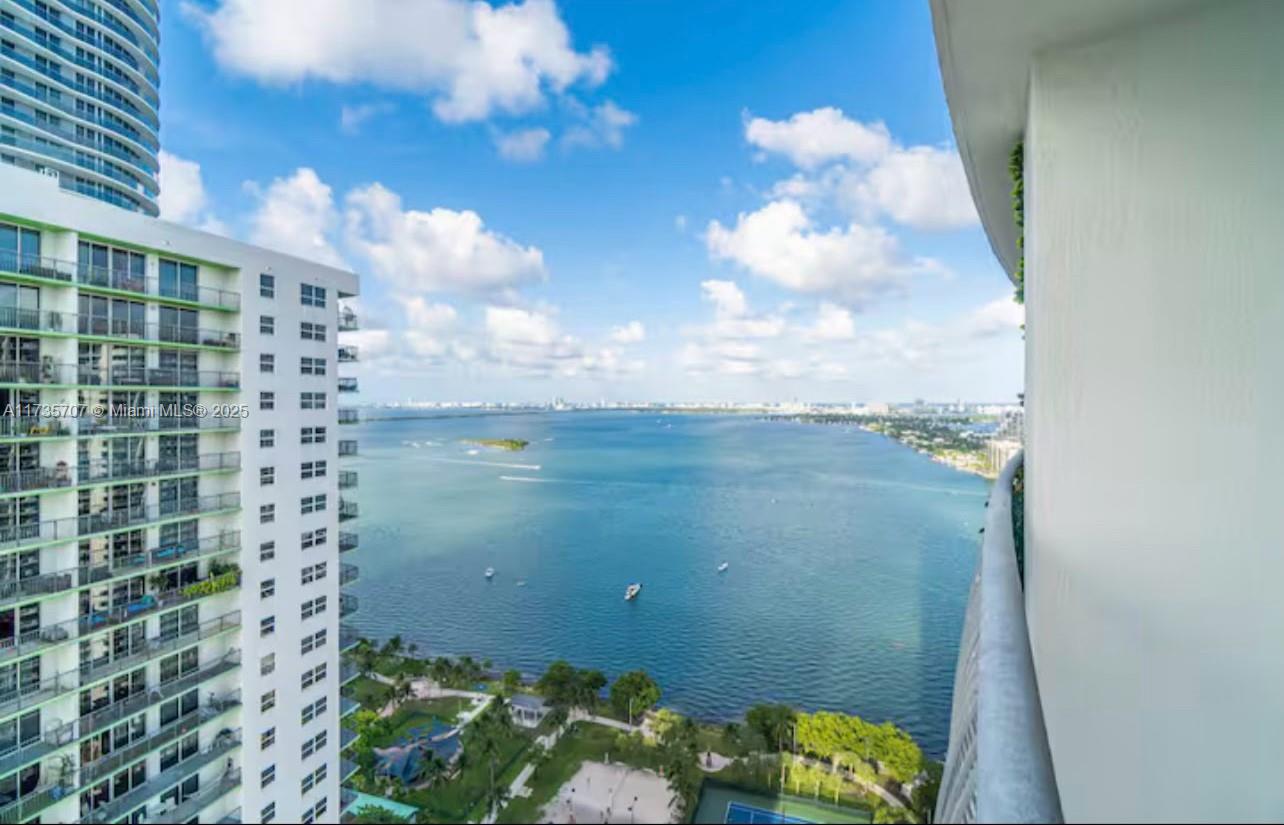 1750 N Bayshore Dr 3405