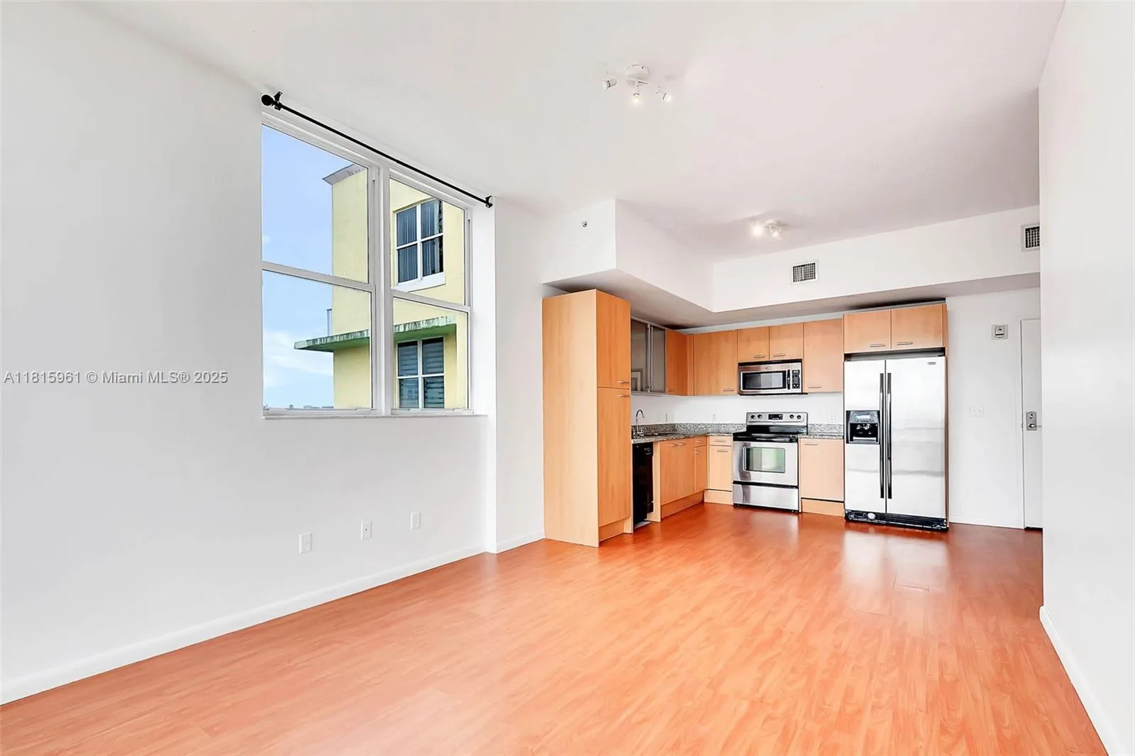 Miami, Florida 33136, United States, 1 Bedroom Bedrooms, ,1 BathroomBathrooms,Residential,Active,144506