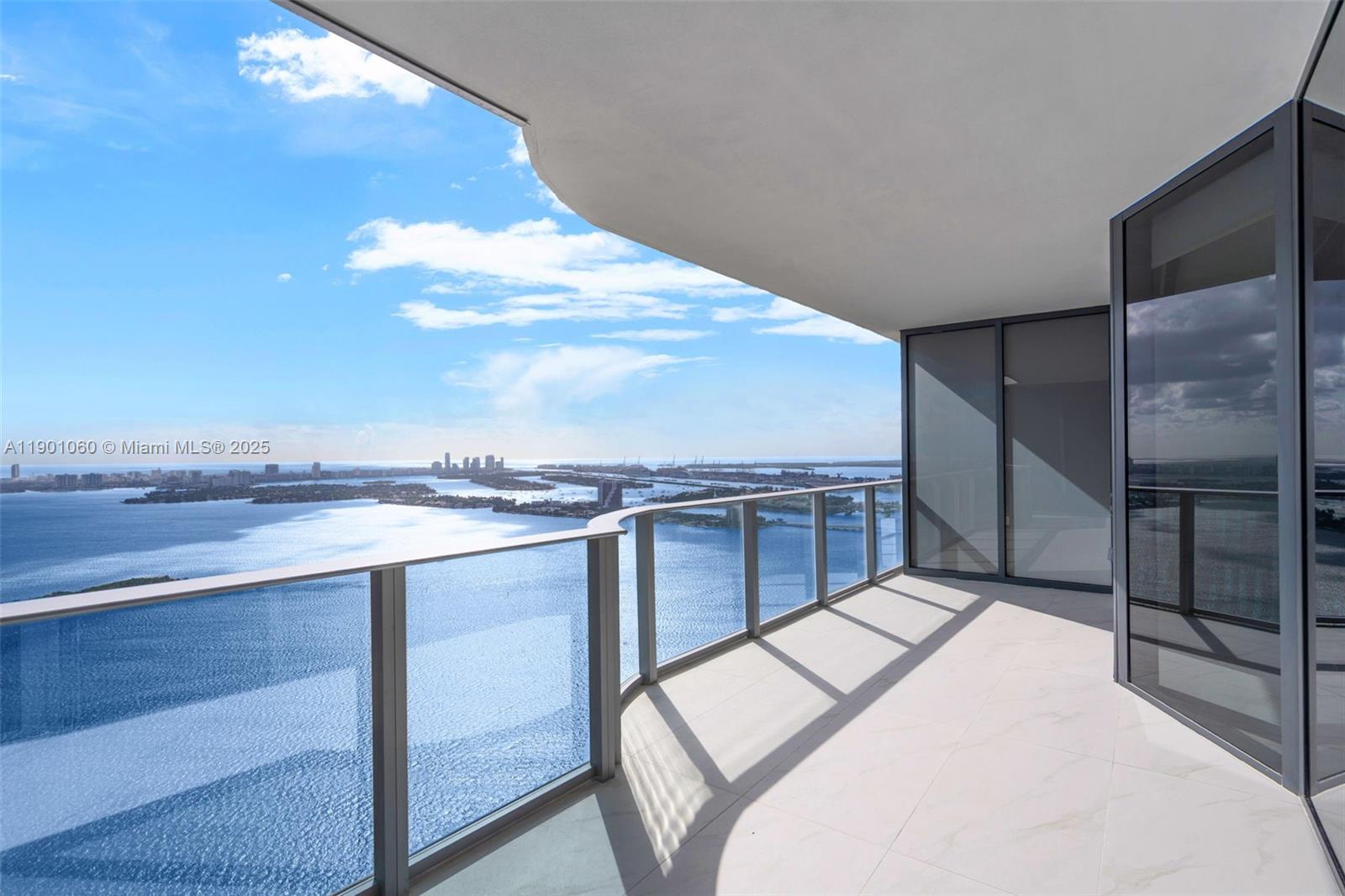 ARIA RESERVE - Residential