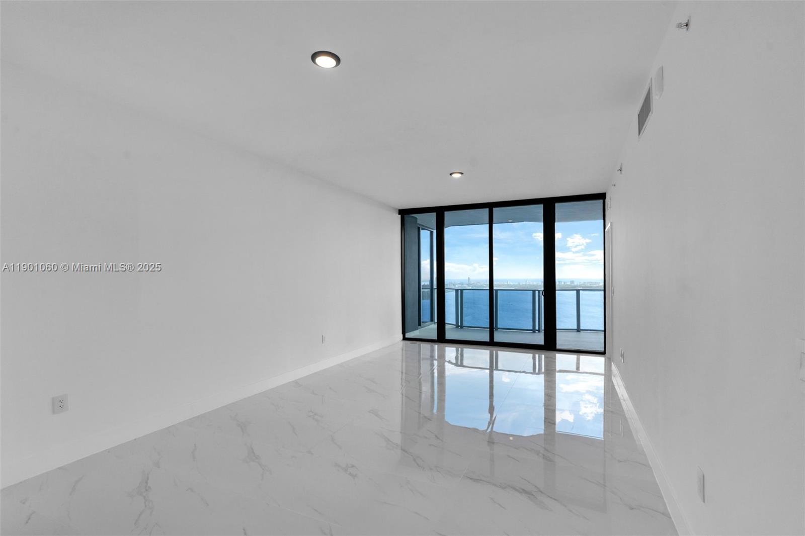 ARIA RESERVE - Residential