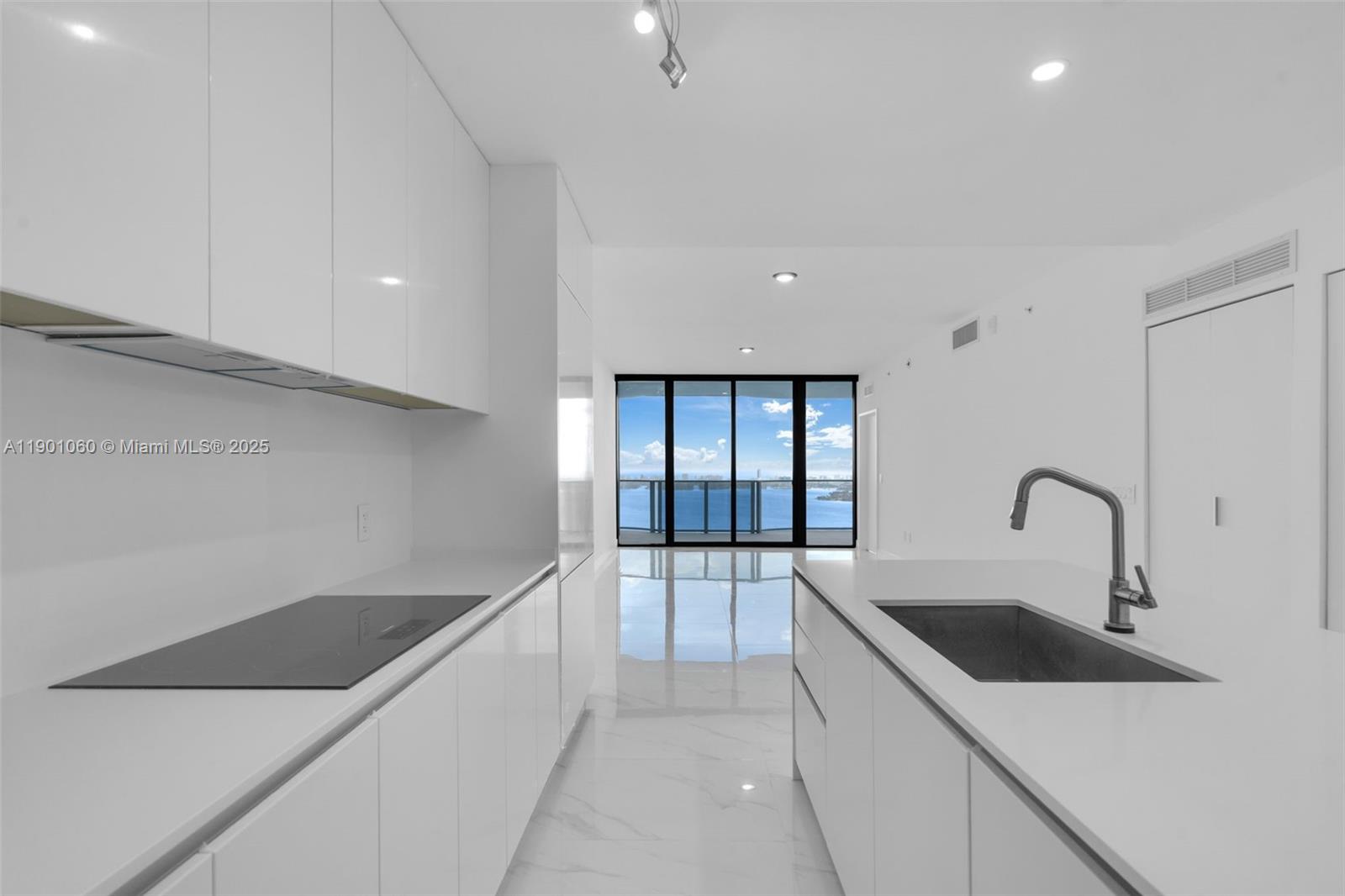 ARIA RESERVE - Residential