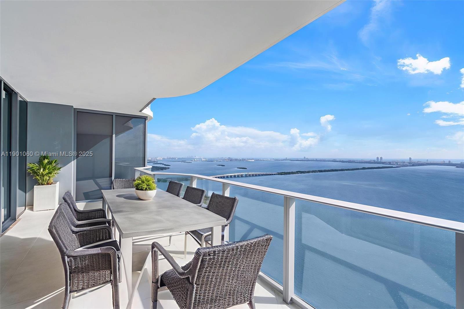 ARIA RESERVE - Residential