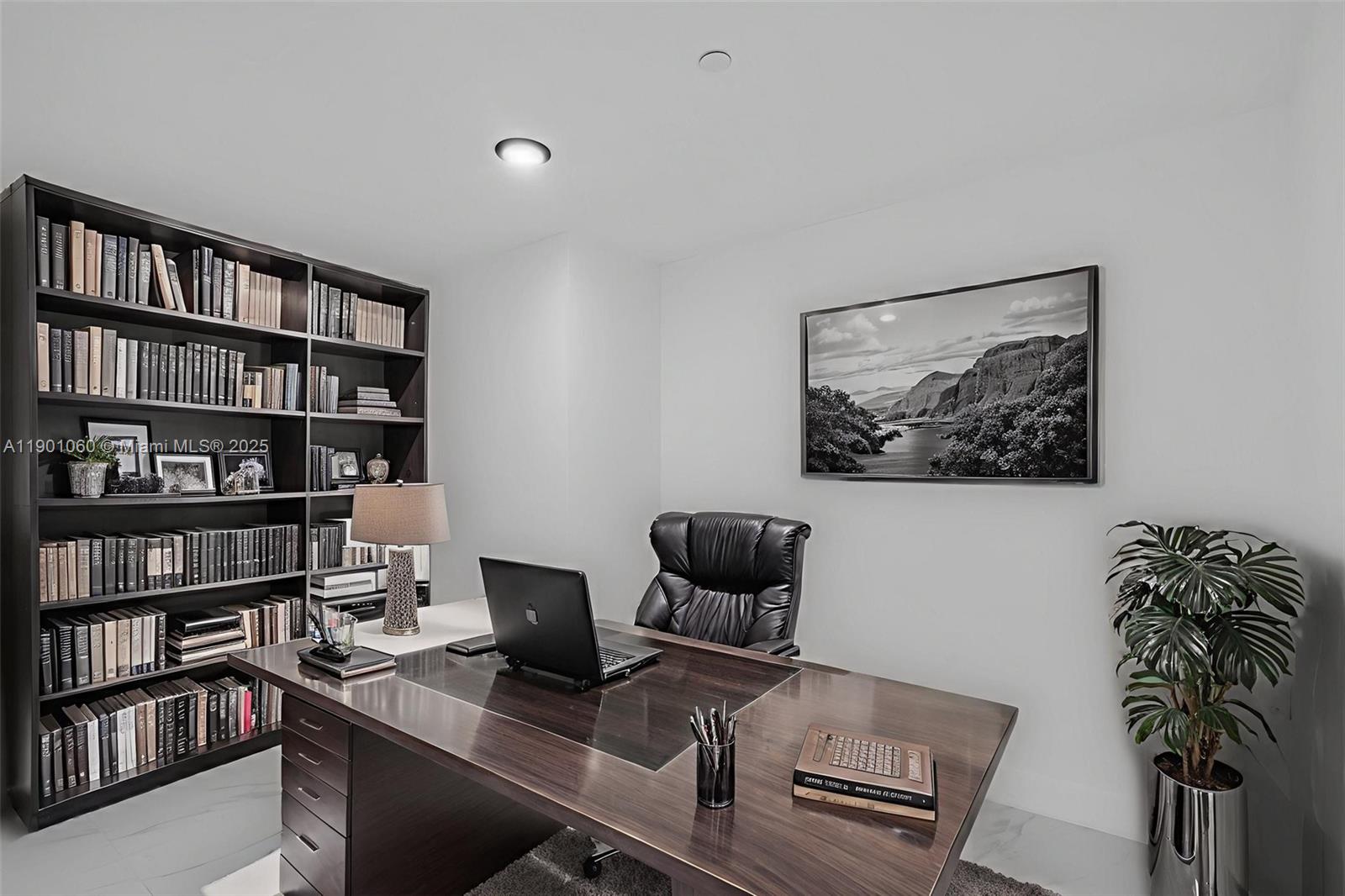 ARIA RESERVE - Residential