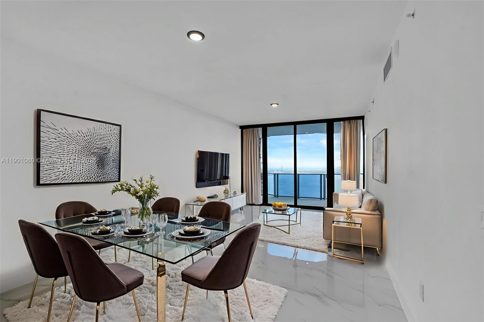 ARIA RESERVE - Residential