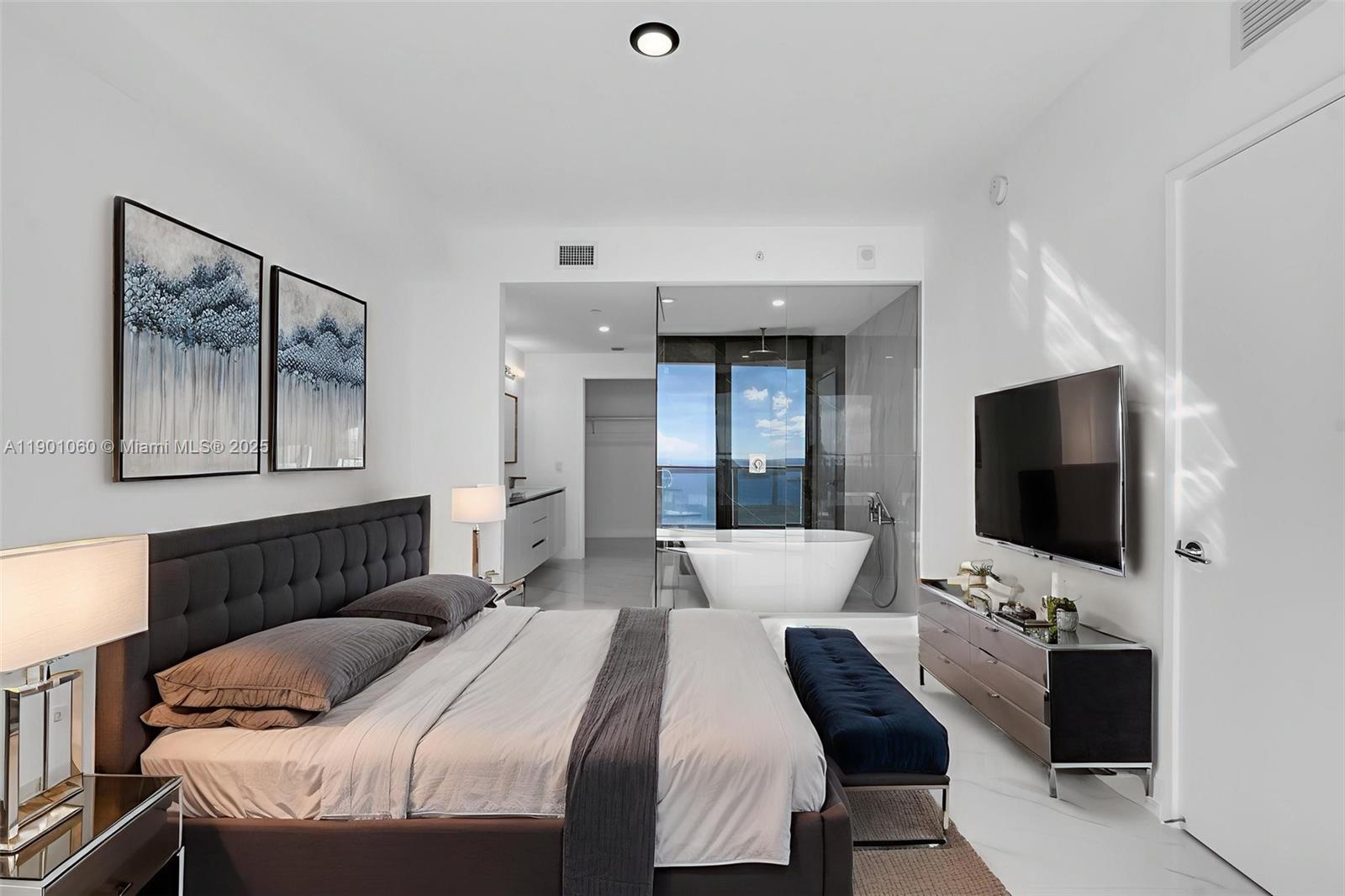 ARIA RESERVE - Residential