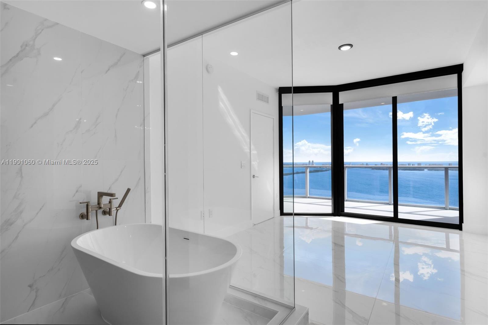 ARIA RESERVE - Residential