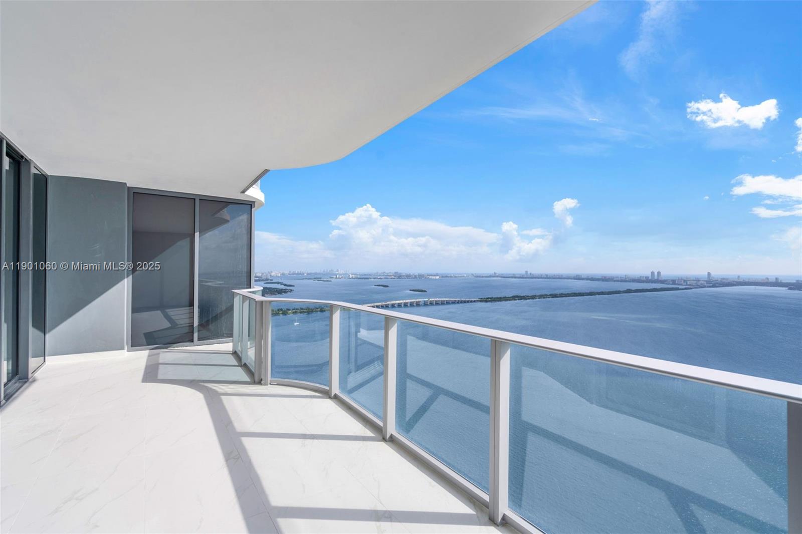 ARIA RESERVE - Residential