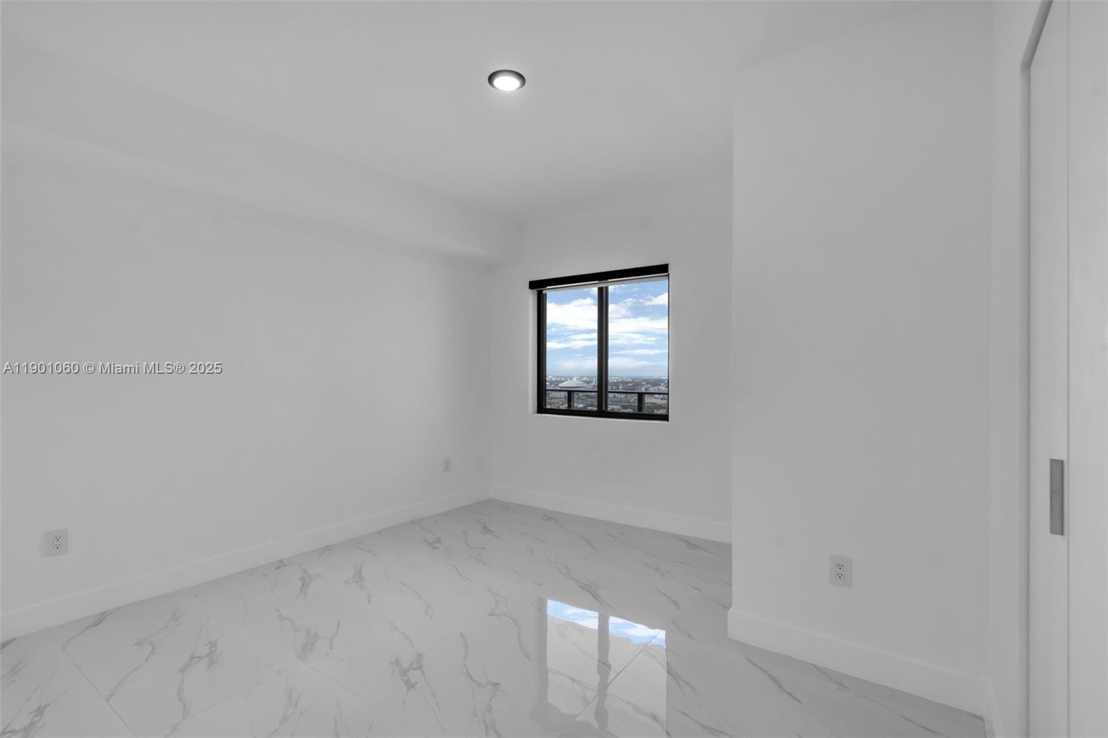 ARIA RESERVE - Residential