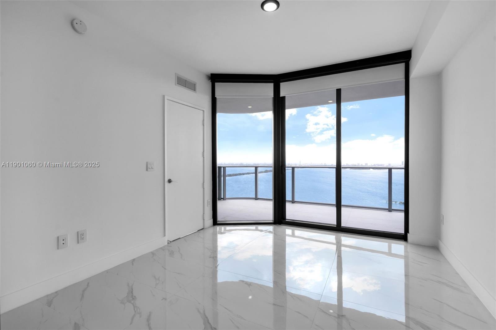 ARIA RESERVE - Residential