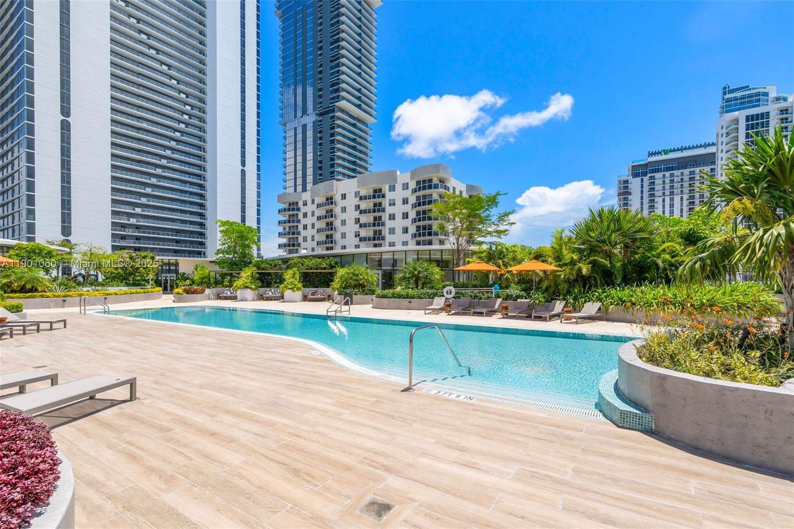 ARIA RESERVE - Residential