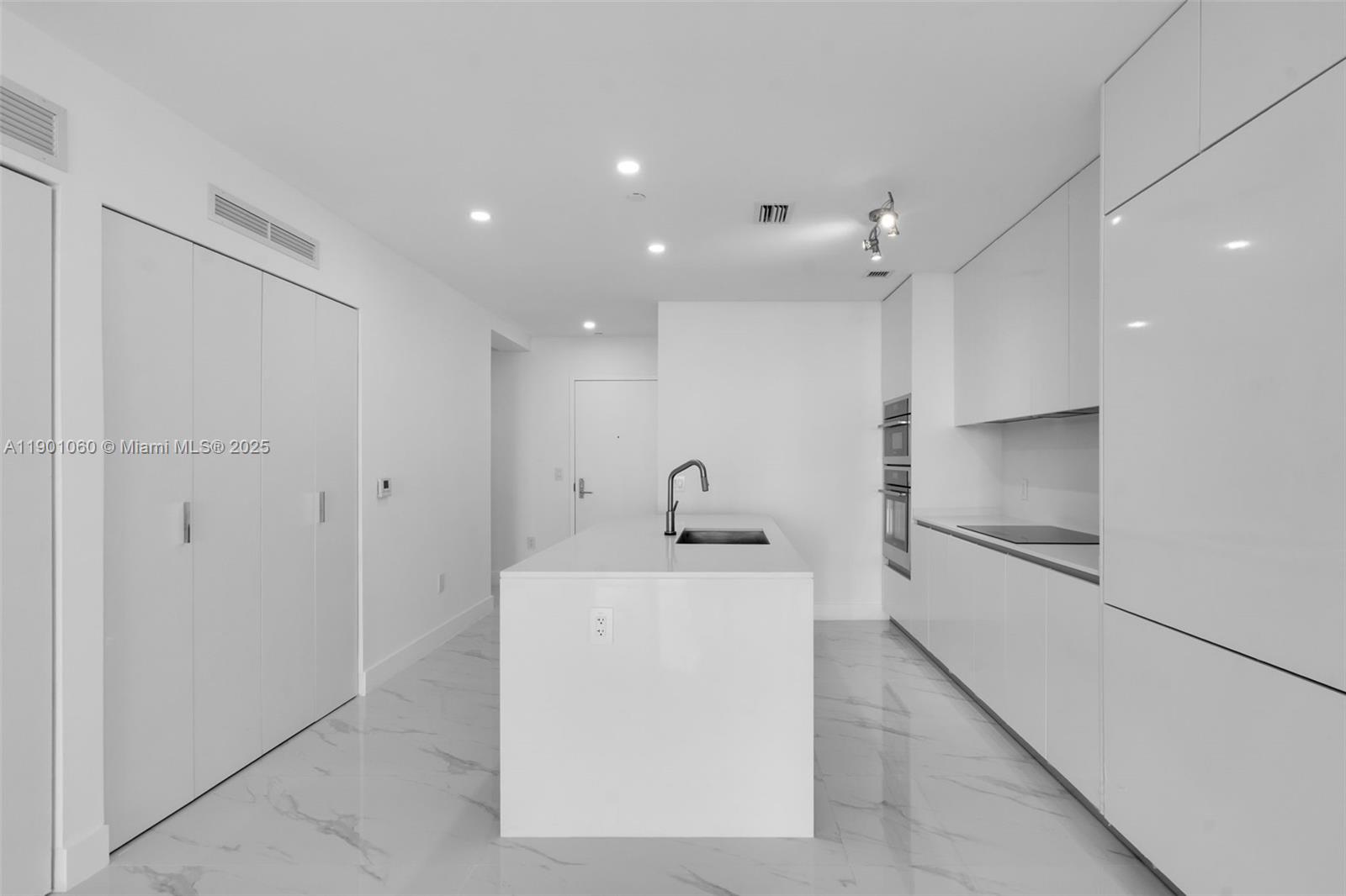 ARIA RESERVE - Residential