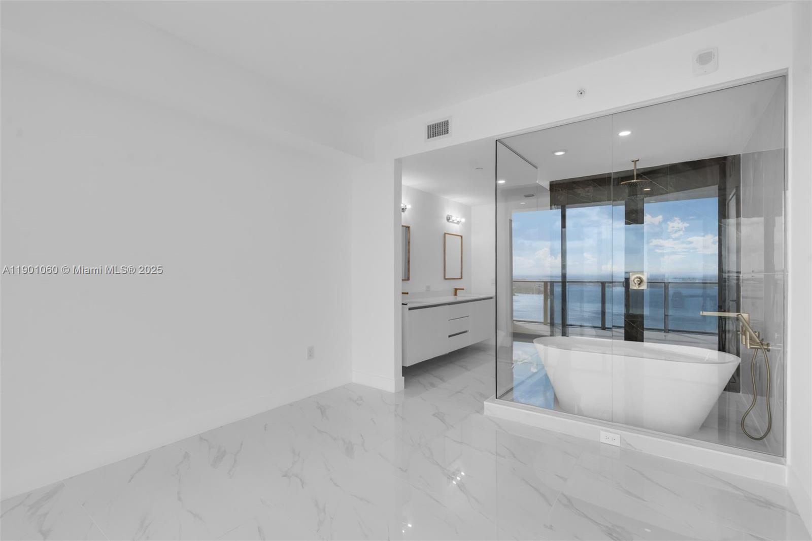 ARIA RESERVE - Residential