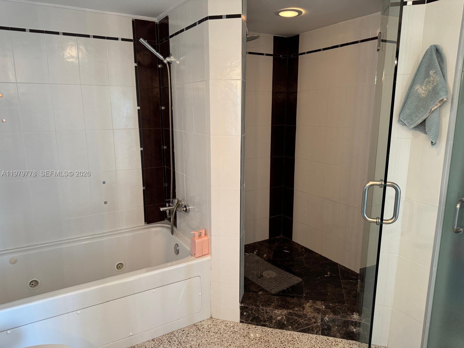 LA PERLA CONDO - Residential