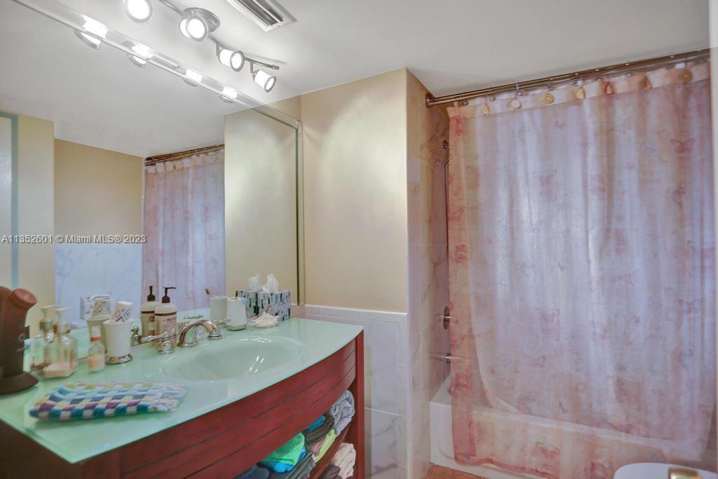 JADE WINDS GROUP BAMBOO G - Residential