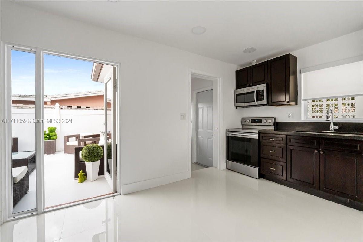 ROYAL PALM ACRES THIRD SE - Residential