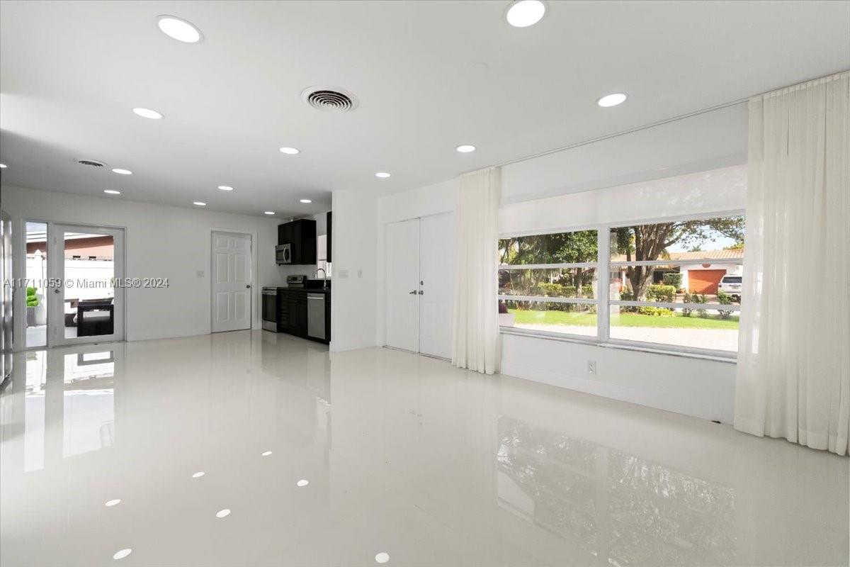 ROYAL PALM ACRES THIRD SE - Residential