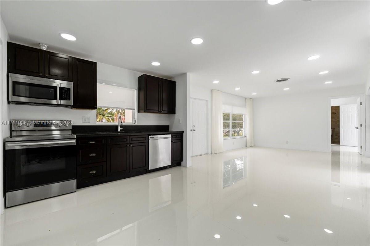 ROYAL PALM ACRES THIRD SE - Residential