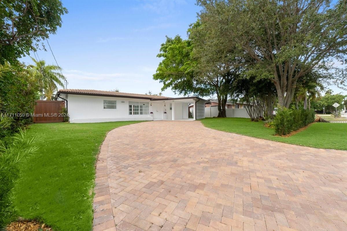 1910 NW 36th St