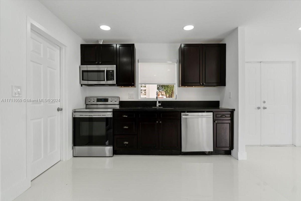 ROYAL PALM ACRES THIRD SE - Residential
