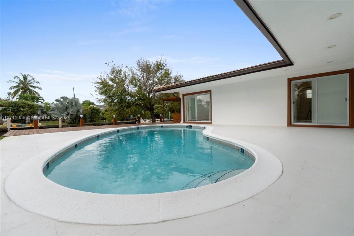 ROYAL PALM ACRES THIRD SE - Residential