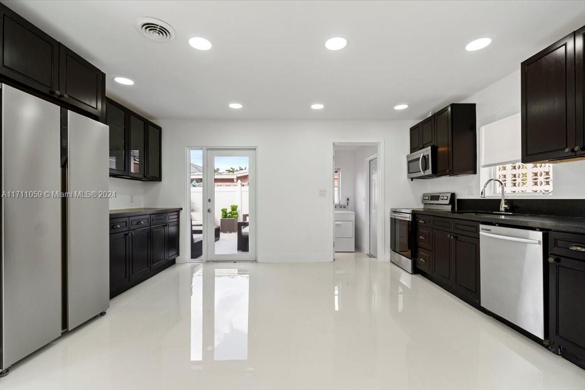 ROYAL PALM ACRES THIRD SE - Residential