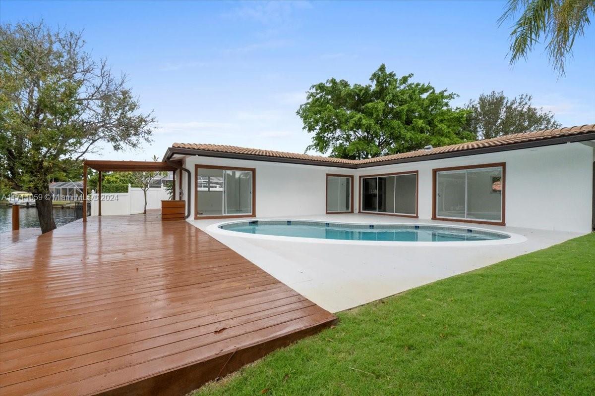 ROYAL PALM ACRES THIRD SE - Residential