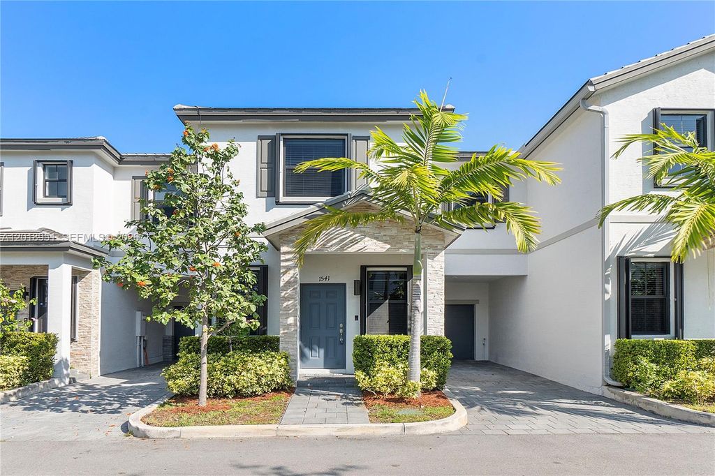 Photo of 1541 SW 28th St #1541, Fort Lauderdale, FL 33315 (MLS # A12018951)