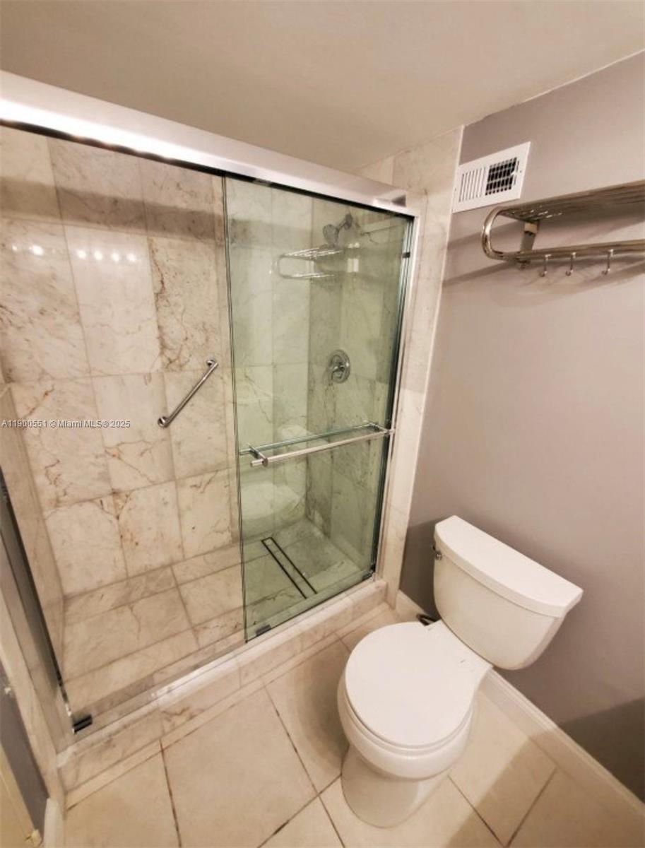 SEA AIR TOWERS CONDO - Residential Lease