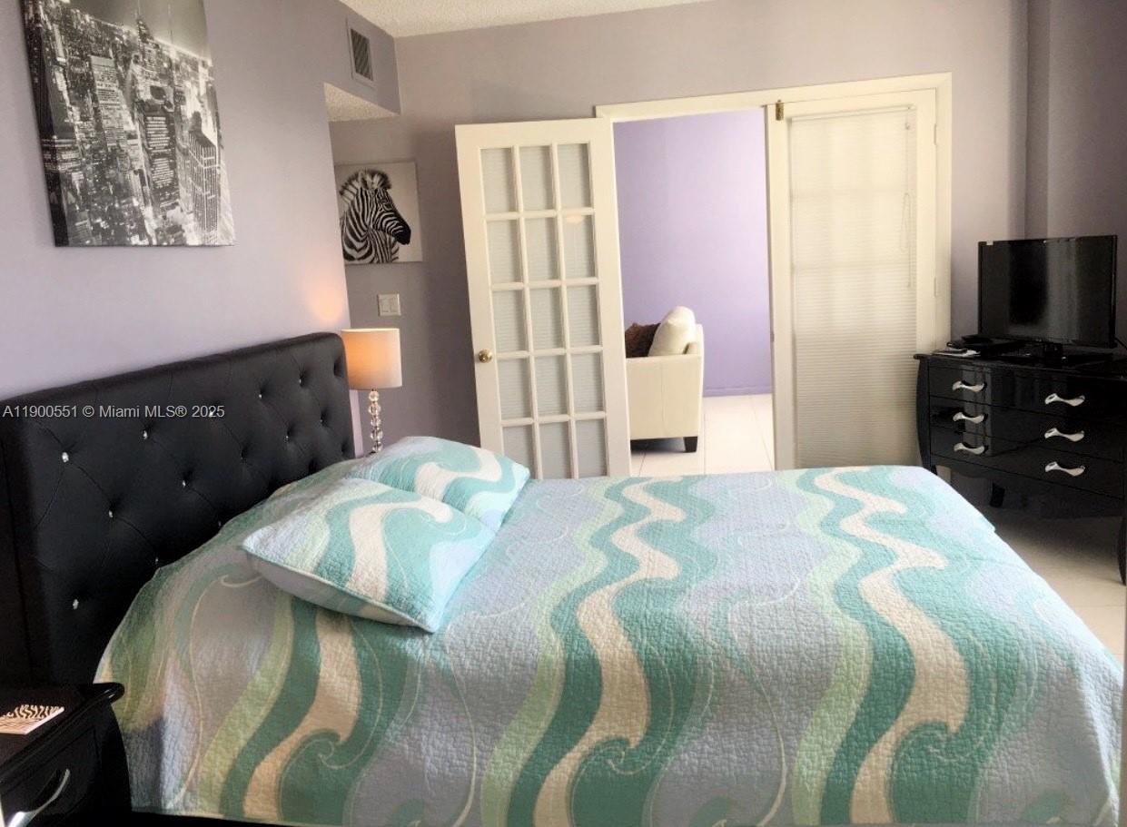 SEA AIR TOWERS CONDO - Residential Lease