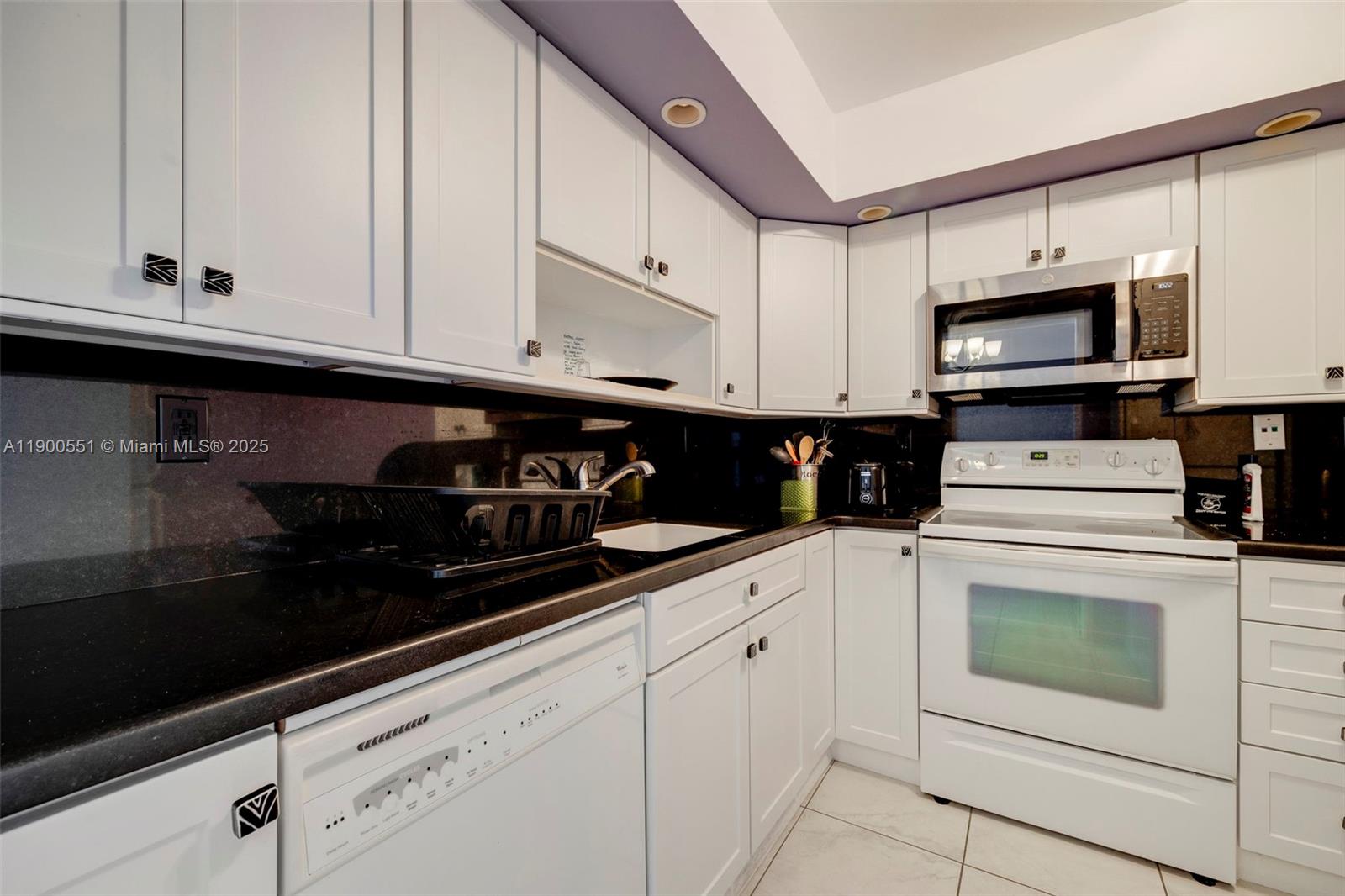 SEA AIR TOWERS CONDO - Residential Lease