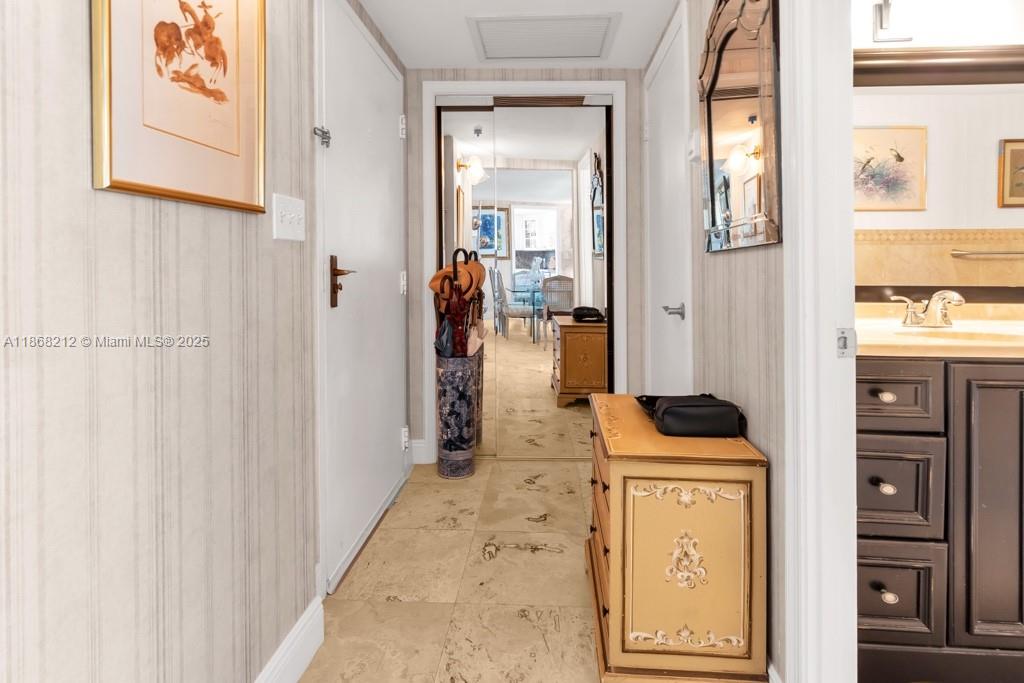 TRIANON CONDO - Residential Lease