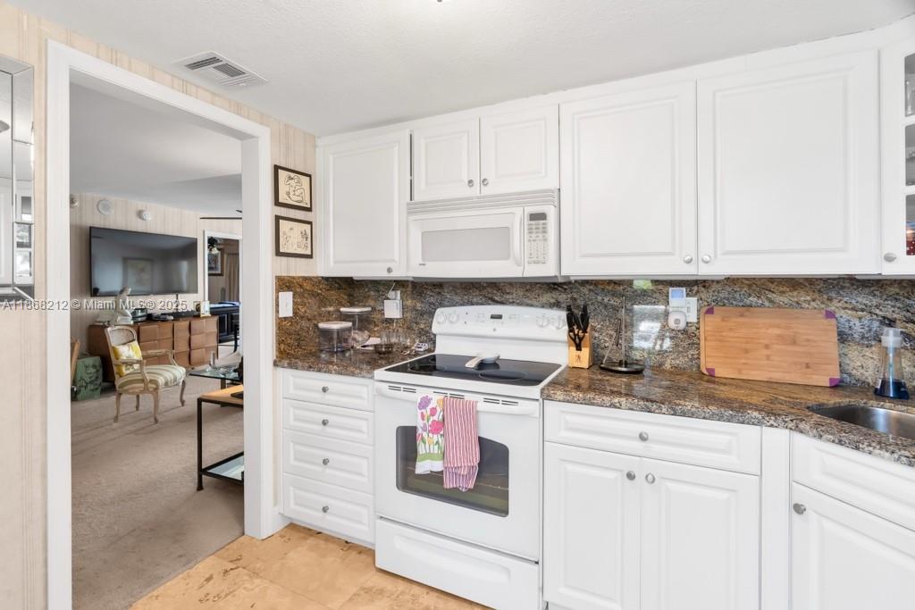 TRIANON CONDO - Residential Lease