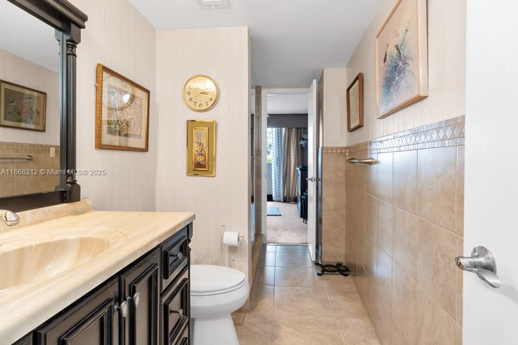 TRIANON CONDO - Residential Lease