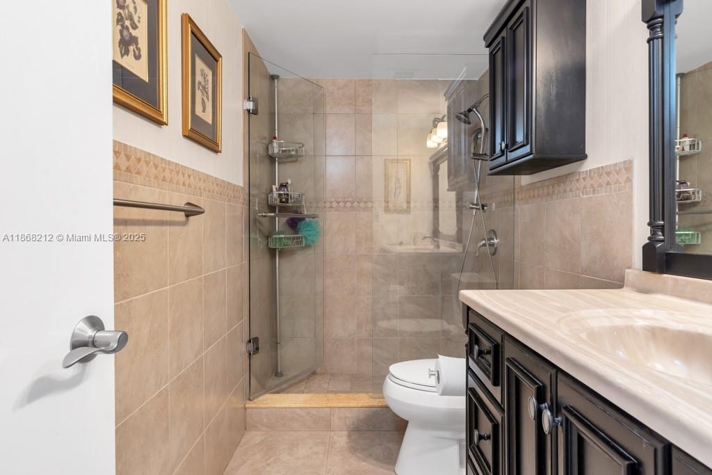 TRIANON CONDO - Residential Lease