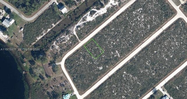 LEISURE LAKES - Land