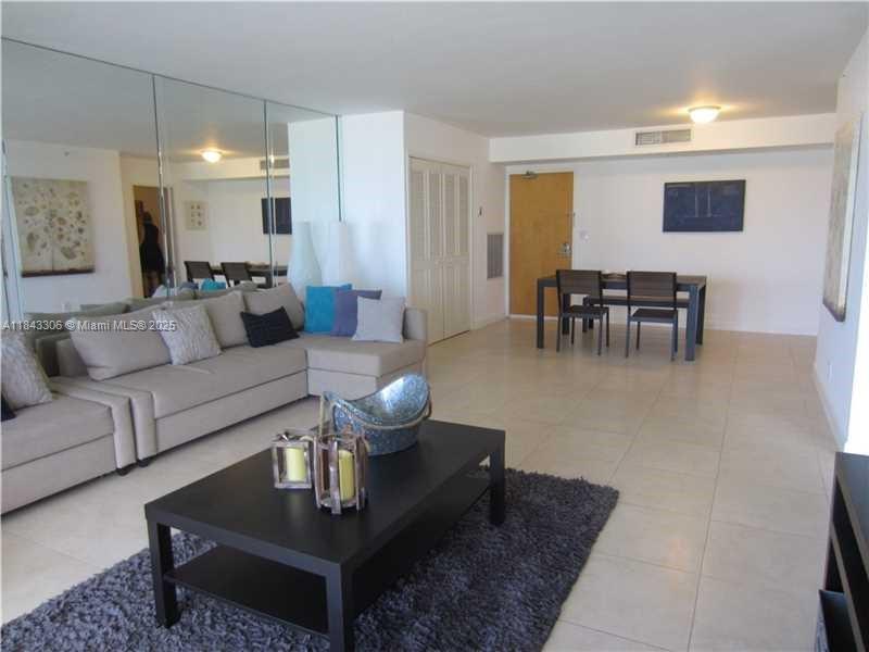 9195 Collins Ave 504, Surfside, FL, 33154/$479,000 4 9195 Collins Ave 504