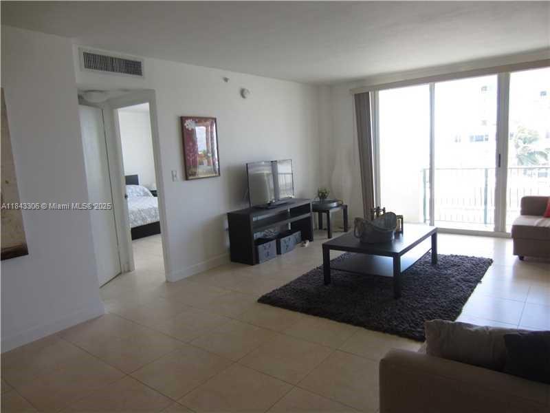 9195 Collins Ave 504, Surfside, FL, 33154/$479,000 3 9195 Collins Ave 504